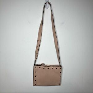 Express bolt‎ studded leather bag